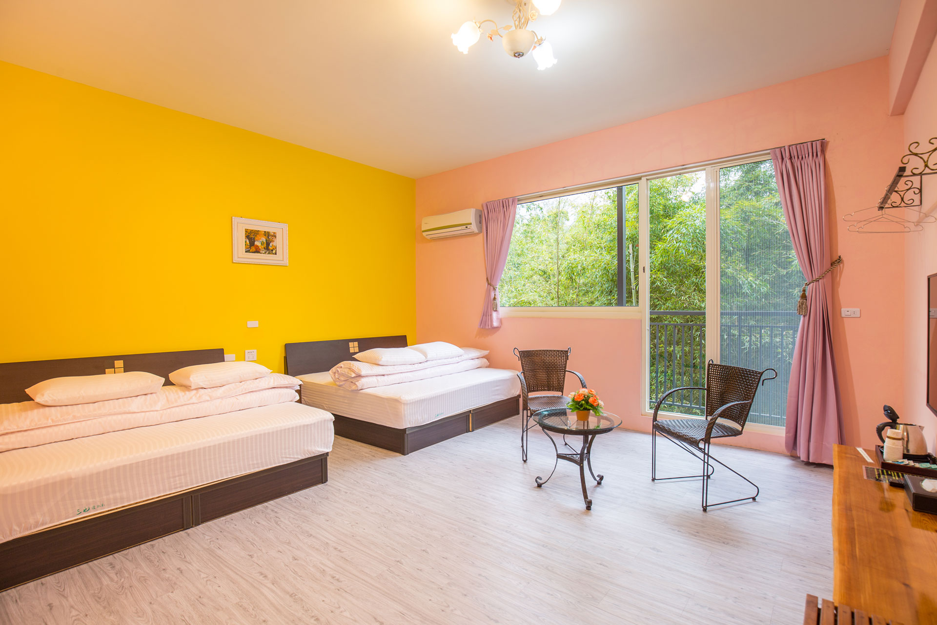 301 四人套房-粉橘