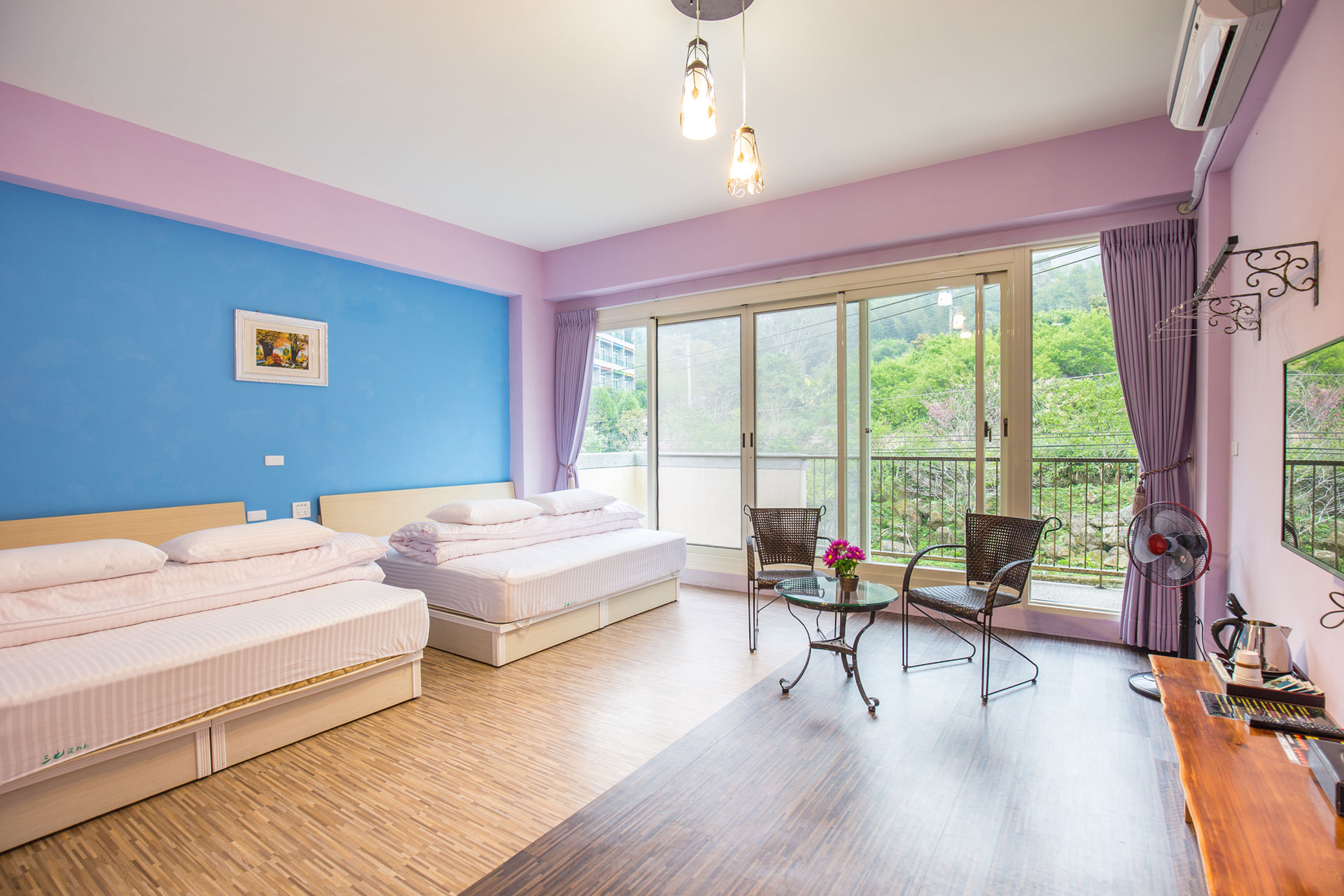 305 四人套房-藍